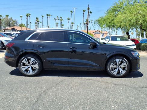 Used 2024 Audi Q8 e-tron Premium Plus w/ Premium Plus Package AWD/4WD image 8