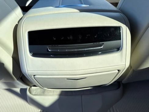 Certified 2024 Cadillac Escalade Sport Platinum w/ LPO, ONYX Package AWD/4WD image 23