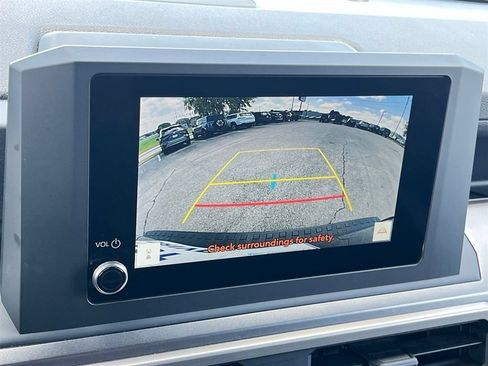 Used 2025 Toyota 4Runner SR5 AWD/4WD image 17