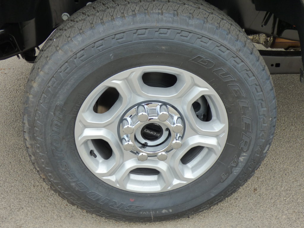 New 2026 Ford F350 XLT w/ FX4 Off-Road Package AWD/4WD image 4