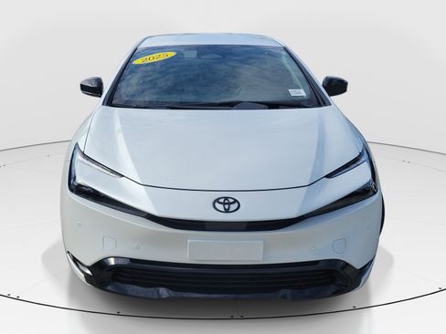 Certified 2025 Toyota Prius FWD image 2