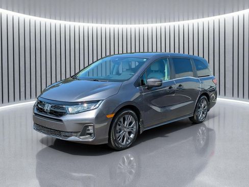 Used 2025 Honda Odyssey Touring image 11