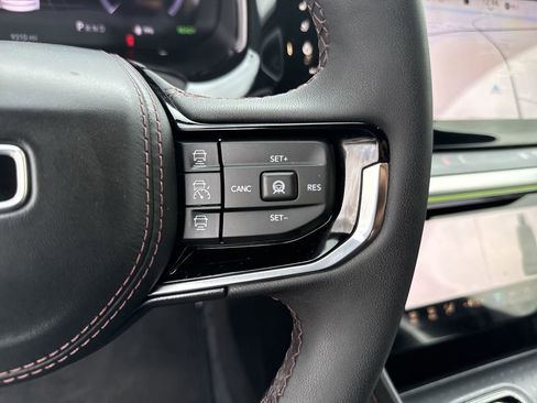 Used 2024 Jeep Wagoneer Launch Edition image 27