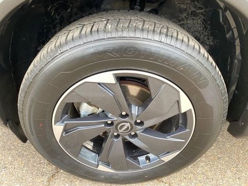 Certified 2025 Nissan Rogue SV AWD/4WD image 25