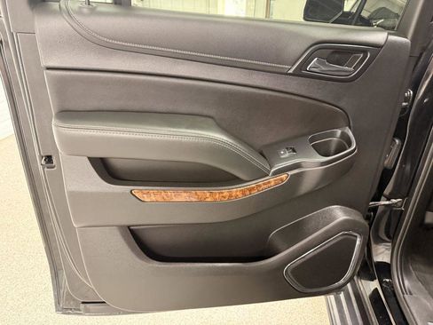Used 2019 Chevrolet Suburban Premier image 30