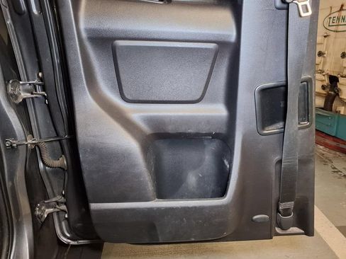 Used 2018 Toyota Tacoma SR RWD image 15