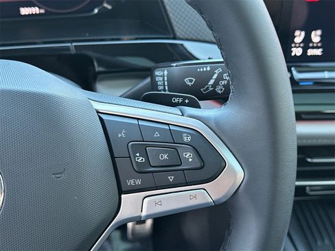 Used 2025 Volkswagen Atlas Peak Edition SE image 25