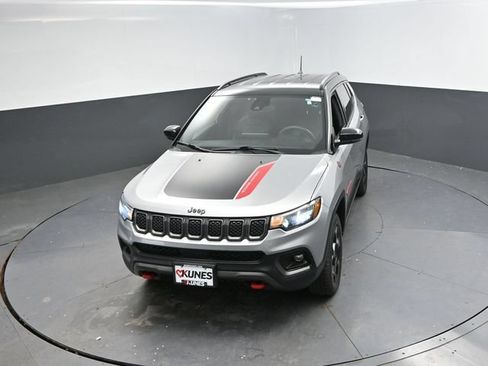 Used 2023 Jeep Compass Trailhawk AWD/4WD image 40