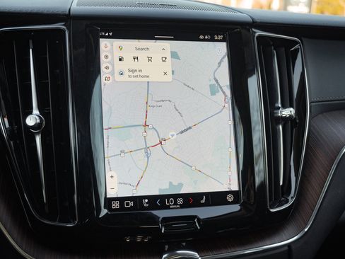 Used 2023 Volvo XC60 B5 Ultimate image 23