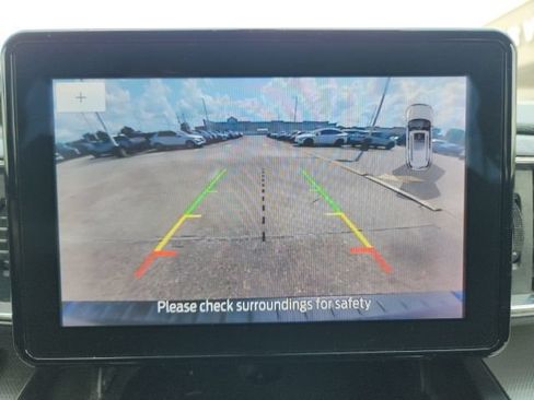 Used 2020 Ford Explorer XLT w/ Equipment Group 202A AWD/4WD image 18