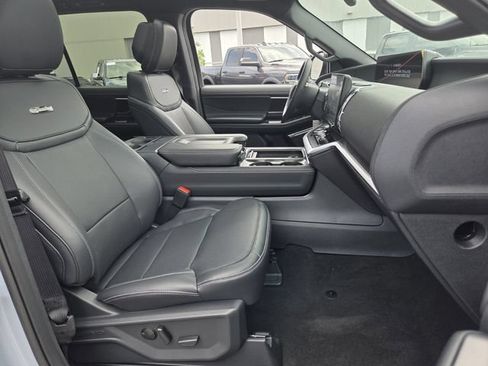 New 2026 Ford Expedition Platinum w/ Stealth Appearance Package AWD/4WD image 19