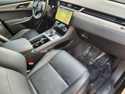 Certified 2023 Jaguar F-PACE R-Dynamic S AWD/4WD image 16