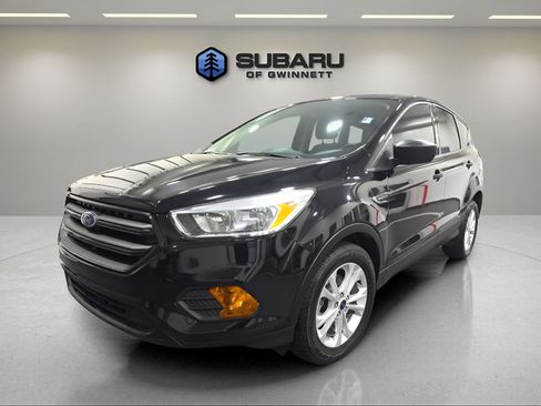 Used 2017 Ford Escape S FWD image 1