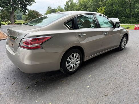 Used 2015 Nissan Altima 2.5 S w/ Power Driver Seat Package FWD image 5