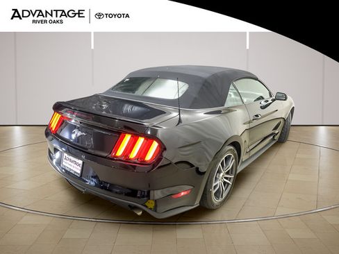 Used 2017 Ford Mustang Premium RWD image 7