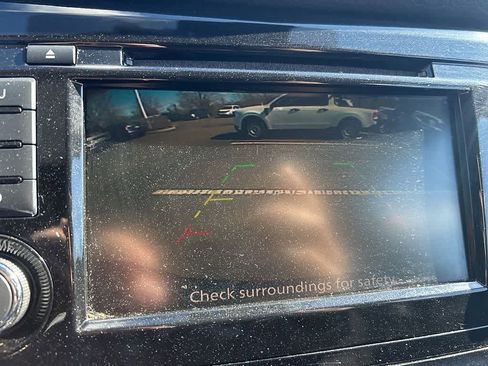 Used 2020 Nissan Rogue SV image 18