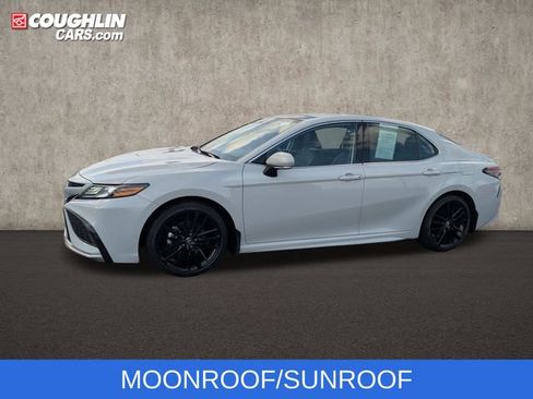 Used 2024 Toyota Camry XSE FWD image 5