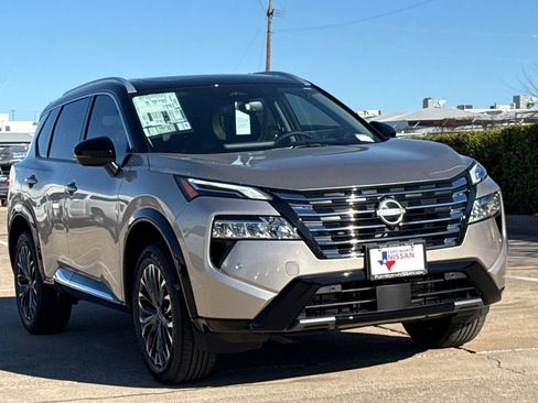 New 2026 Nissan Rogue Platinum w/ Platinum Premium Package image 2