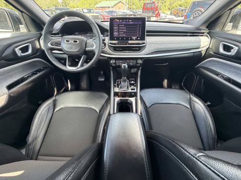 Certified 2024 Jeep Compass Latitude AWD/4WD image 16