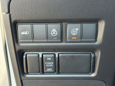 Used 2023 Nissan Armada SL w/ Captain's Chairs Package image 35