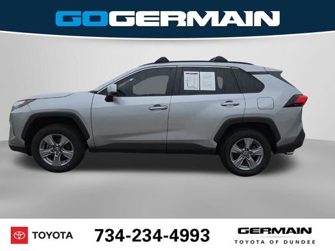 Used 2022 Toyota RAV4 XLE AWD/4WD image 12