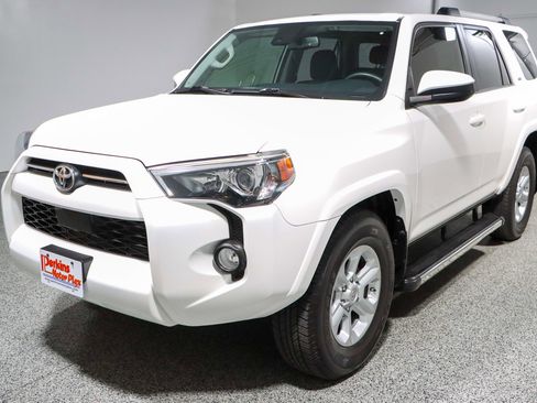Used 2020 Toyota 4Runner SR5 image 33