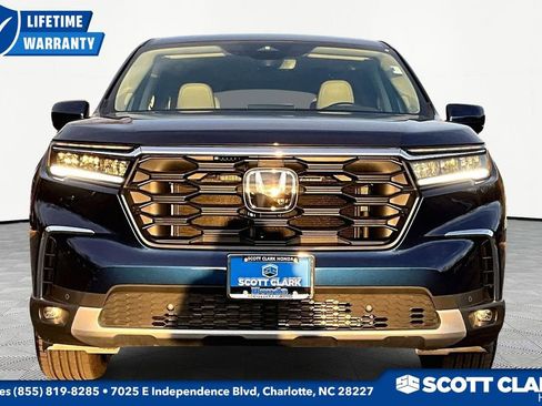 Used 2025 Honda Pilot EX-L image 2