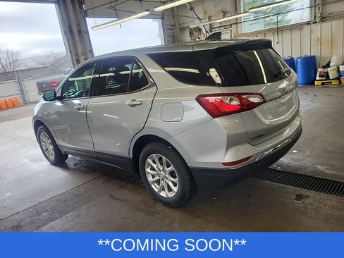 Used 2020 Chevrolet Equinox LT image 2