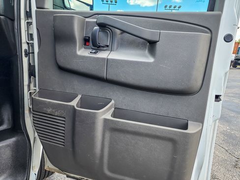 Certified 2018 Chevrolet Express 2500 w/ Driver Convenience Package image 15