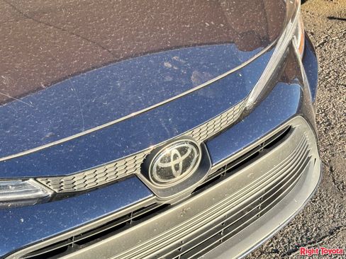 Certified 2025 Toyota Corolla LE FWD image 5