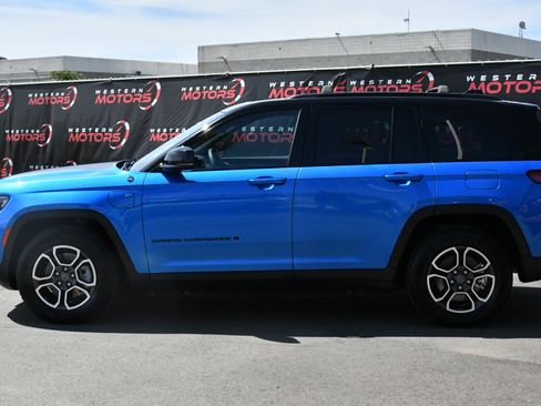 Used 2023 Jeep Grand Cherokee Trailhawk w/ Advanced Protech Group II AWD/4WD image 4