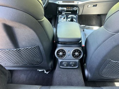 Used 2019 Kia Stinger AWD/4WD image 33
