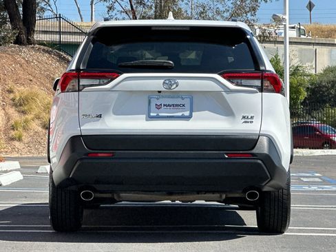 Used 2024 Toyota RAV4 XLE AWD/4WD image 4