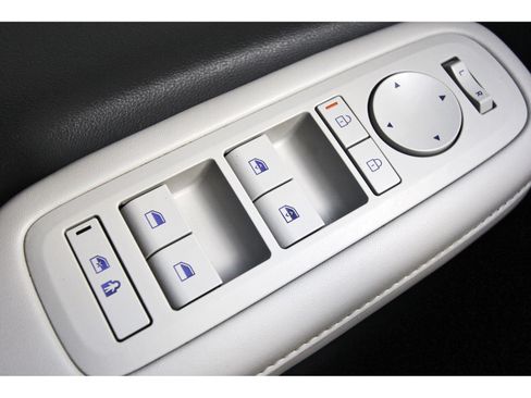 Certified 2025 Hyundai Santa Fe SEL FWD image 21