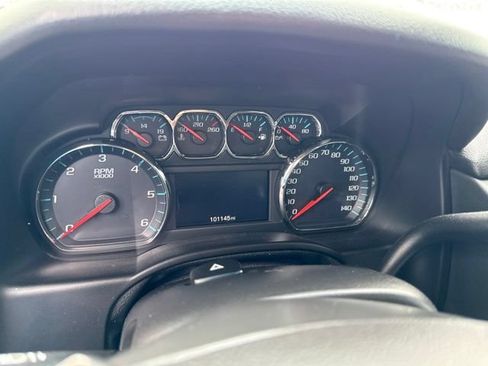 Used 2018 Chevrolet Suburban Premier RWD image 12