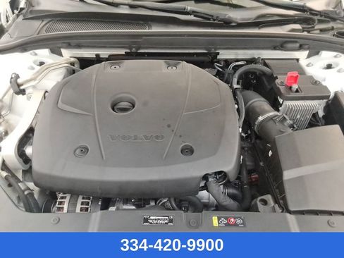 Used 2020 Volvo S60 T5 Momentum image 32
