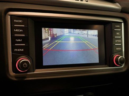 Used 2017 Ferrari California T image 6