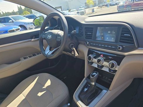 Used 2019 Hyundai Elantra SEL FWD image 10