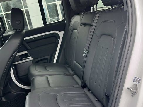 Used 2022 Land Rover Defender 110 SE AWD/4WD image 17