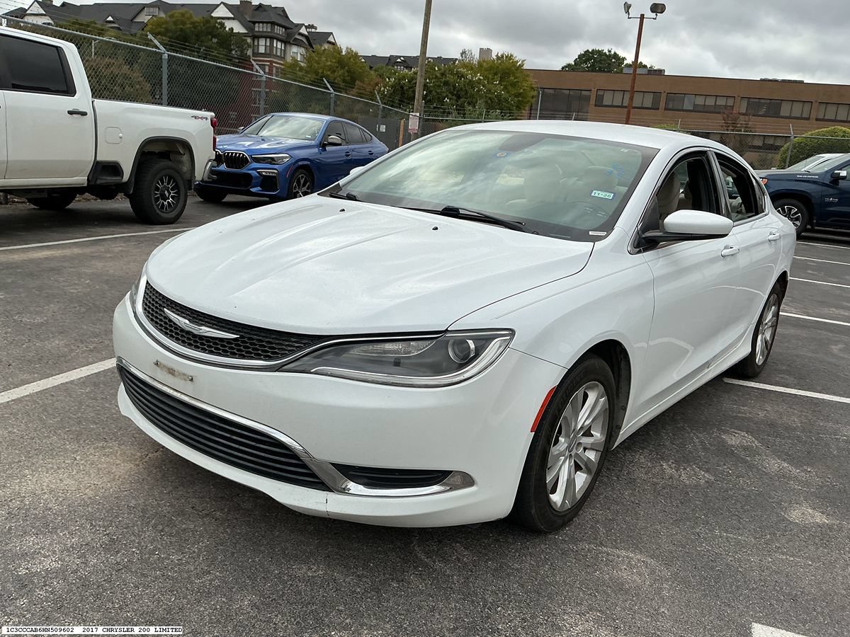 Used 2017 Chrysler 200 Limited Platinum FWD image 4