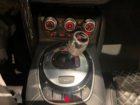 Used 2015 Audi R8 V10 image 24