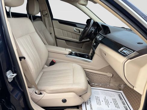 Used 2014 Mercedes-Benz E 550 4MATIC Sedan image 18
