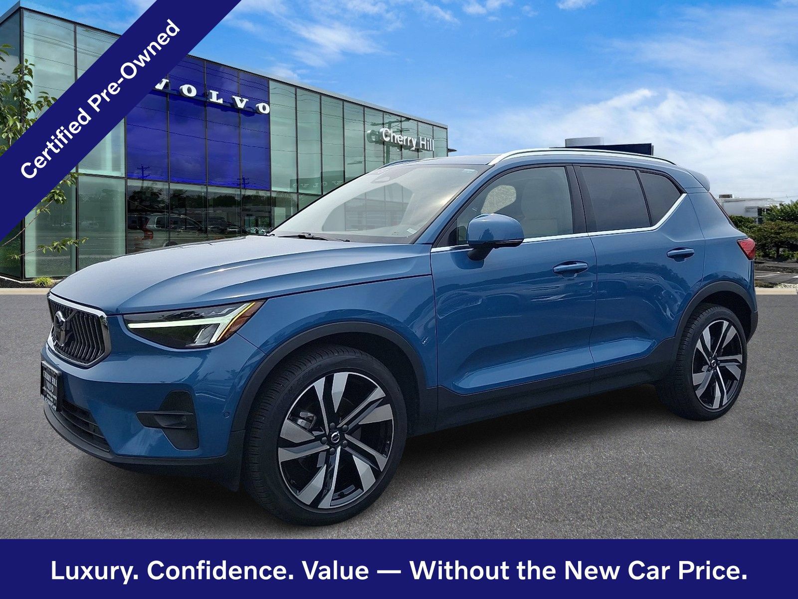 Certified 2023 Volvo XC40 B5 Plus w/ Climate Package AWD/4WD image 3