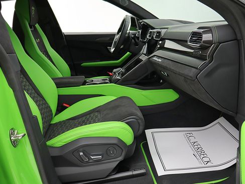 Used 2021 Lamborghini Urus AWD/4WD image 35