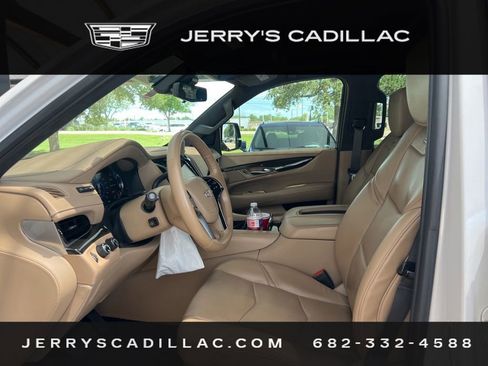 Used 2019 Cadillac Escalade Platinum AWD/4WD image 7