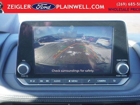 Used 2023 Nissan Rogue SV image 18