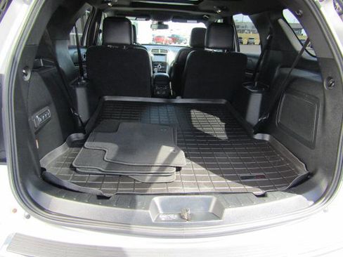 Used 2018 Ford Explorer Limited w/ Equipment Group 301A image 12