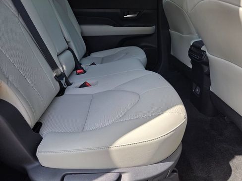 Used 2026 Toyota Grand Highlander AWD Hybrid image 35