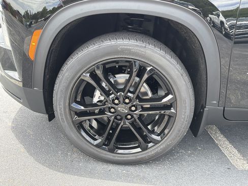 New 2026 Chevrolet Traverse LT w/ LPO, Floor Liner Package FWD image 11
