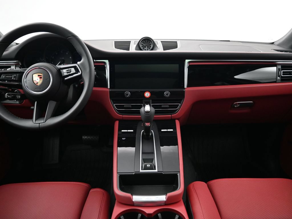 Certified 2026 Porsche Macan AWD/4WD image 9